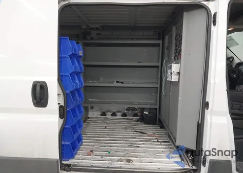 2014 Ram Promaster 1500 Low Roof z USA, uszkodzony, nr VIN 3C6TRVAG0EE108880